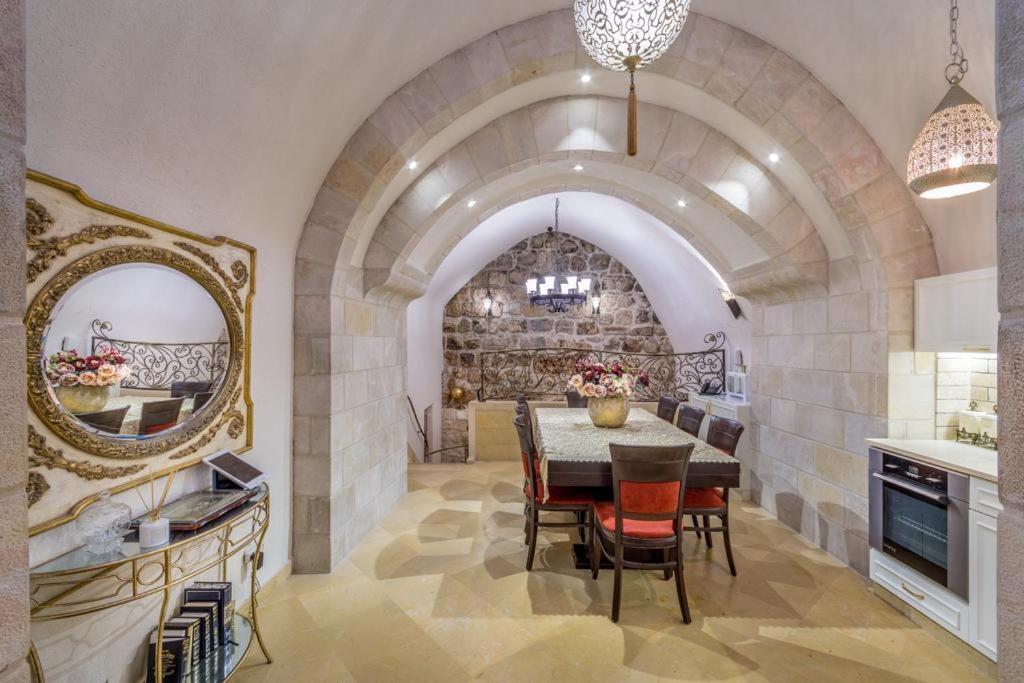 Western Wall Luxury House - Avraham エルサレム エクステリア 写真